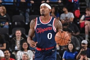 媒体人：比尔的下坠让船迷心碎 期待的老将经验变成了力不从心